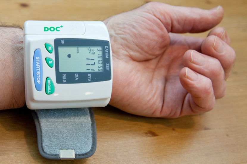 ضغط الدم المرتفع قد يسرع وتيرة التراجع الإدراكي