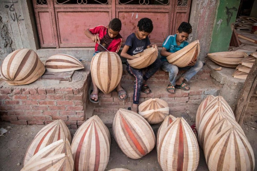 في مصر .. عزف العود يطغى على صخب الوباء
