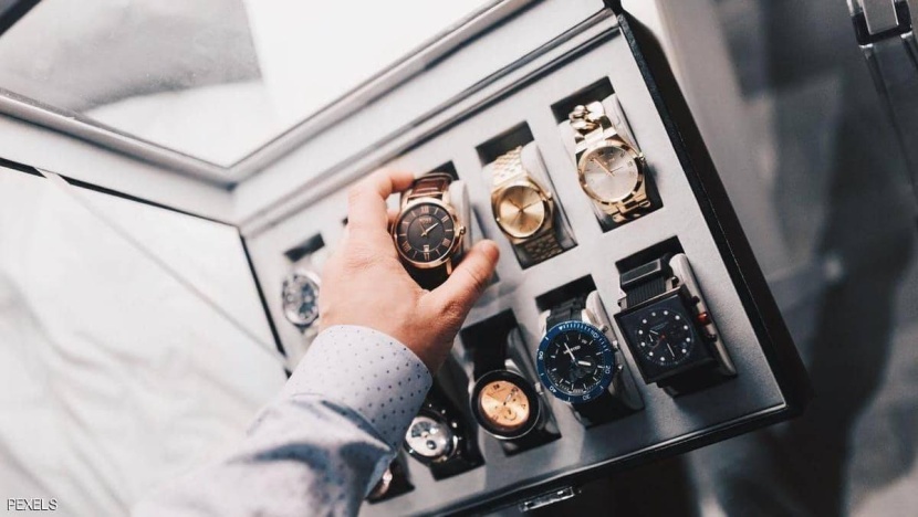 الأثرياء أكثر زبائن المجوهرات والساعات المقلدة