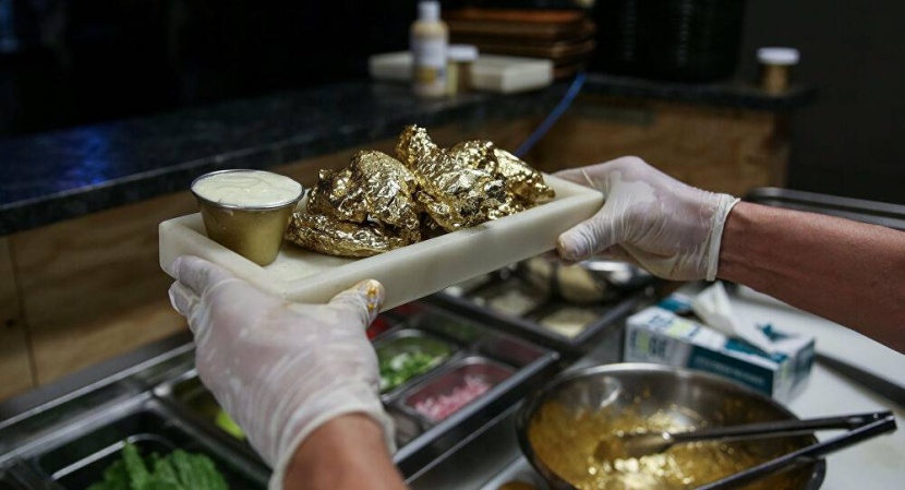 مطعم في كولومبيا يجذب زبائنه بـ «وجبة ذهبية»