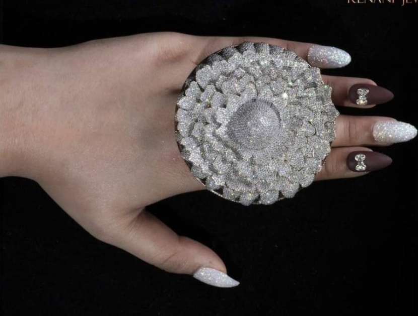 خاتم الازدهار يدخل «جينيس» بـ 12 ألف ألماسة