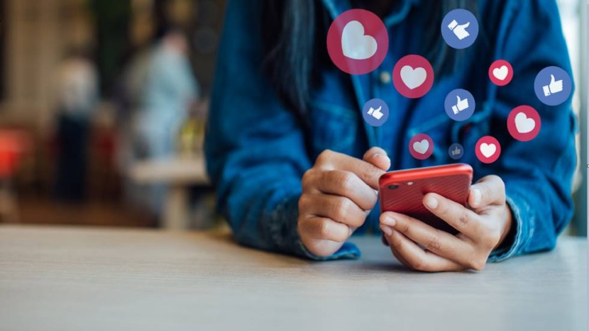 منشورات «فيسبوك» تتنبأ باحتمال إصابة المستخدمين بأمراض نفسية