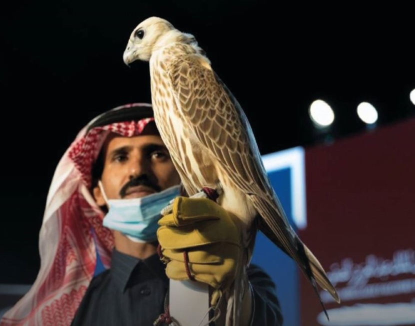 مهرجان الملك عبدالعزيز يتوج 6 فائزين بمسابقة مزاين الصقور