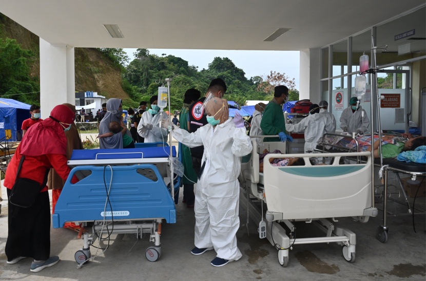 56 قتيلا جراء الزلزال الذي ضرب اندونيسيا .. وعمليات البحث عن ناجين تتواصل