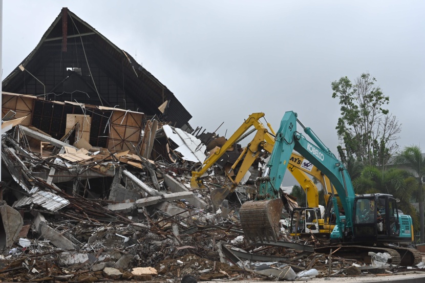 56 قتيلا جراء الزلزال الذي ضرب اندونيسيا .. وعمليات البحث عن ناجين تتواصل