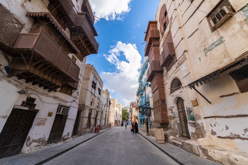  "جدة التاريخية" تجربة فريدة للتجول وسط متحف معماري مفتوح.