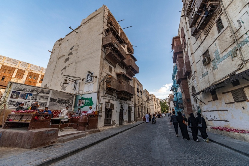  "جدة التاريخية" تجربة فريدة للتجول وسط متحف معماري مفتوح.