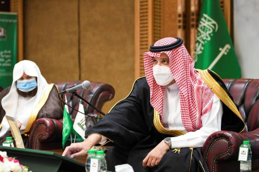 أمير المدينة المنورة يدشن معرض المخطوطات النادرة في مكتبة المسجد النبوي