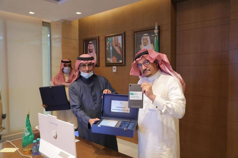 إطلاق المرحلة الثانية من «التمكين الرقمي» لتوفير أجهزة لطلاب «الابتدائية»