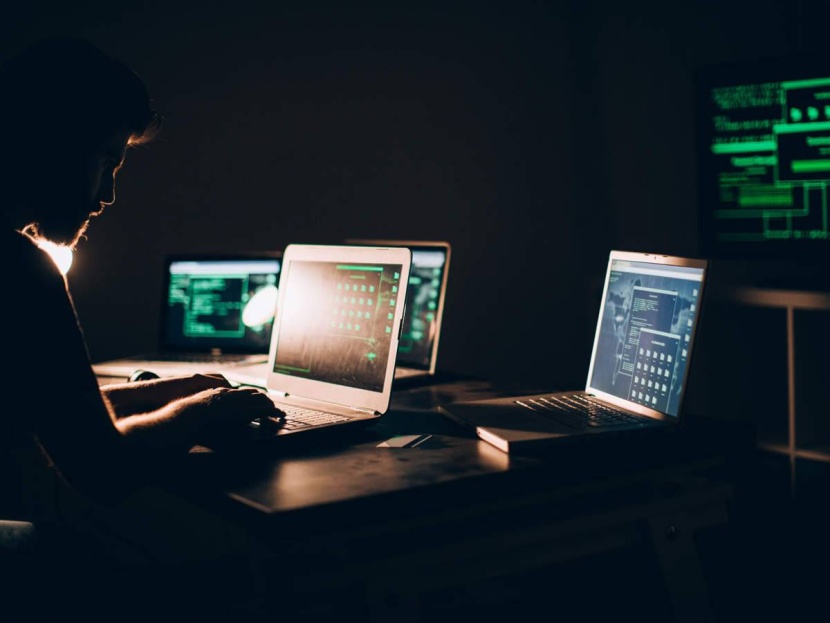 لقاح كوفيد - 19 باب جديد للاحتيال عبر الإنترنت