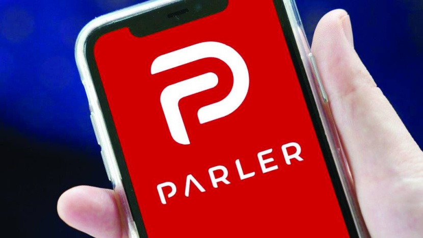 شبكة «بارلر» المثيرة للجدل تعلن عودتها للخدمة