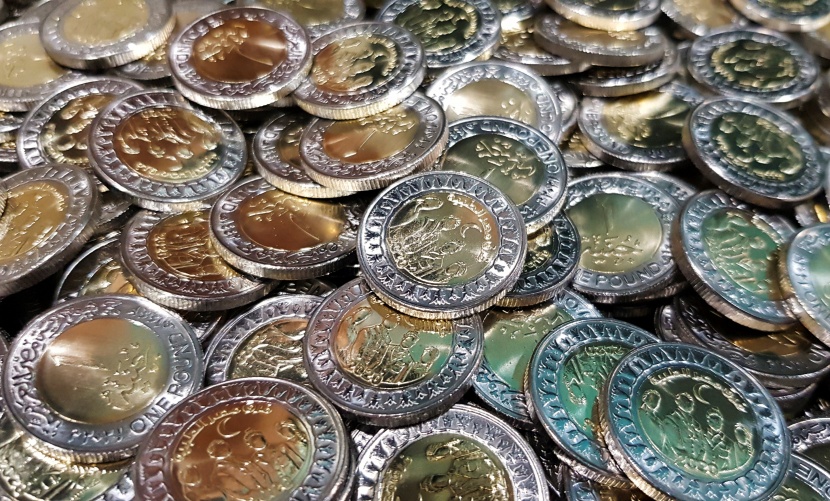   مصر تصدر عملات تذكارية معدنية متداولة تكريما للأطقم الطبية 