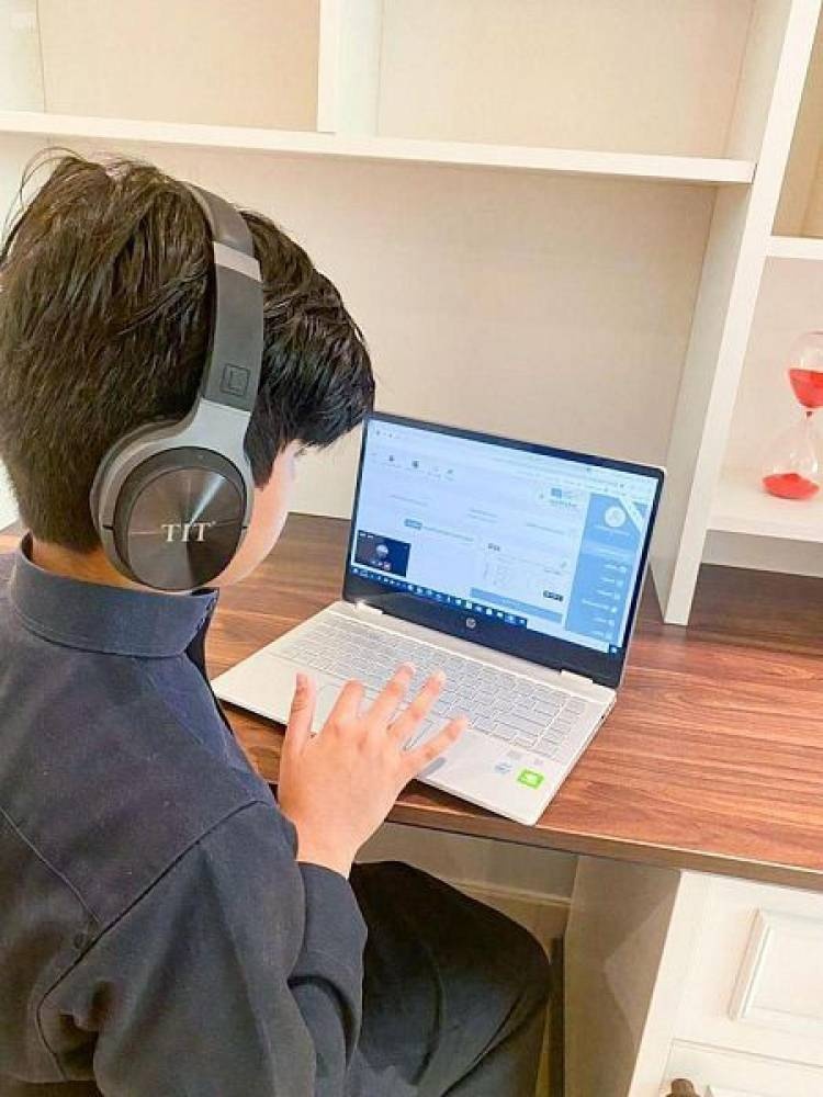 برامج توعوية لنشر ثقافة التعلم الإلكتروني والحد من التنمر