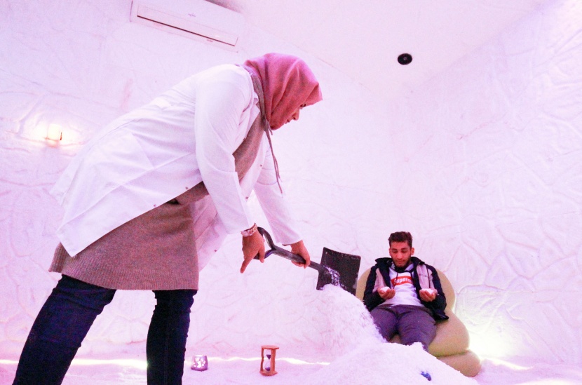   "كهوف الملح" في بنغازي واحة هدوء في مدينة افتقدت طعم الحياة الطبيعية