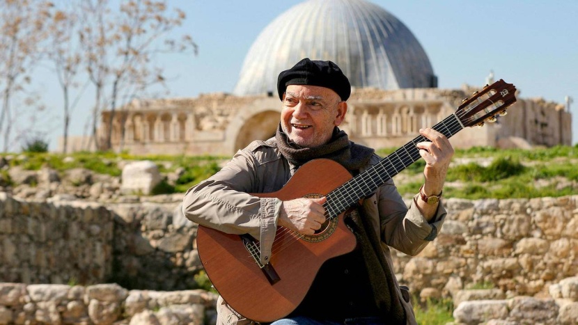 المدفعي ..  مجدد الموسيقى التراثية العراقية يغني للأمل