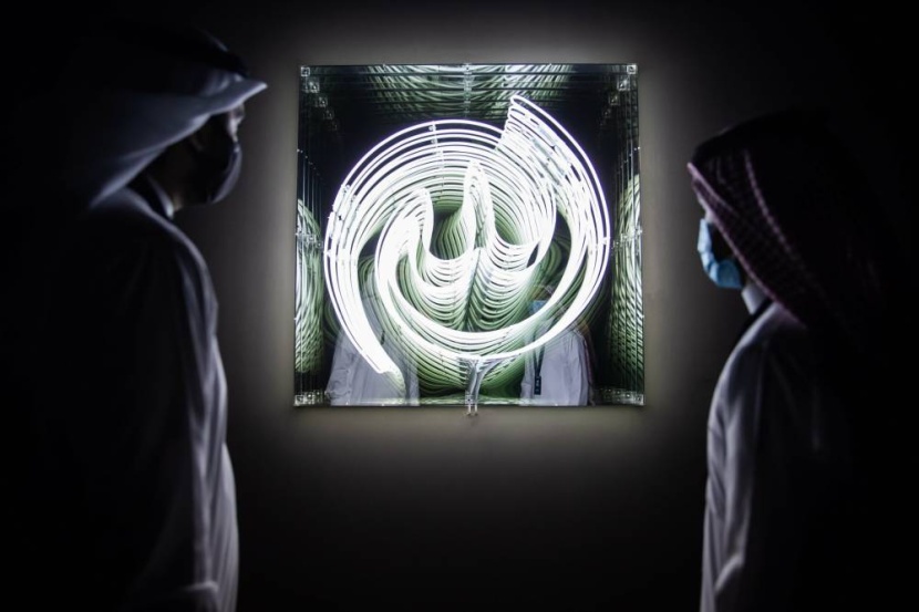 سعوديون يدونون التاريخ بقصص ضوئية