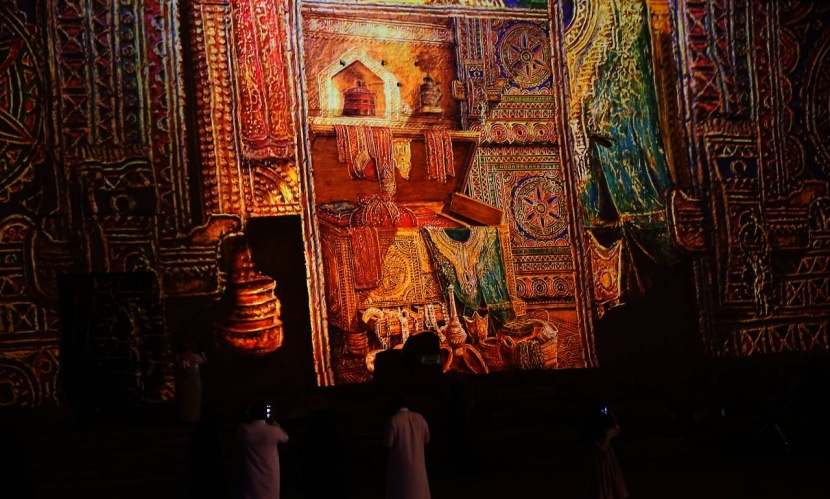 المقيط .. فنانة تجسد ذكرياتها صوتا وصورة