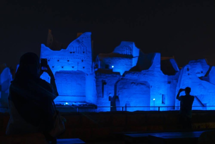 حنين للماضي .. أعمال فنية تحمل مصطلحات شعبية في «نور الرياض»