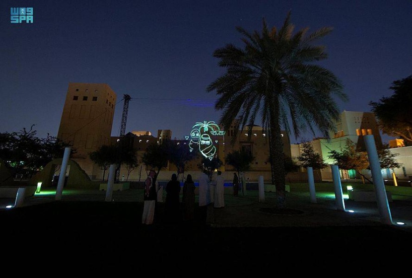 «ثقب الوهم» يضيء جنبات وادي نمار في «نور الرياض»