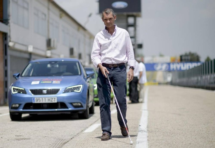 منظومة إلكترونية تساعد المكفوفين على السير في الشوارع