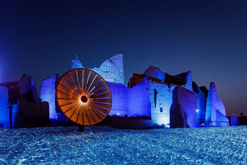 «قصر النور» .. لوحة فنية تضيء حي الطريف