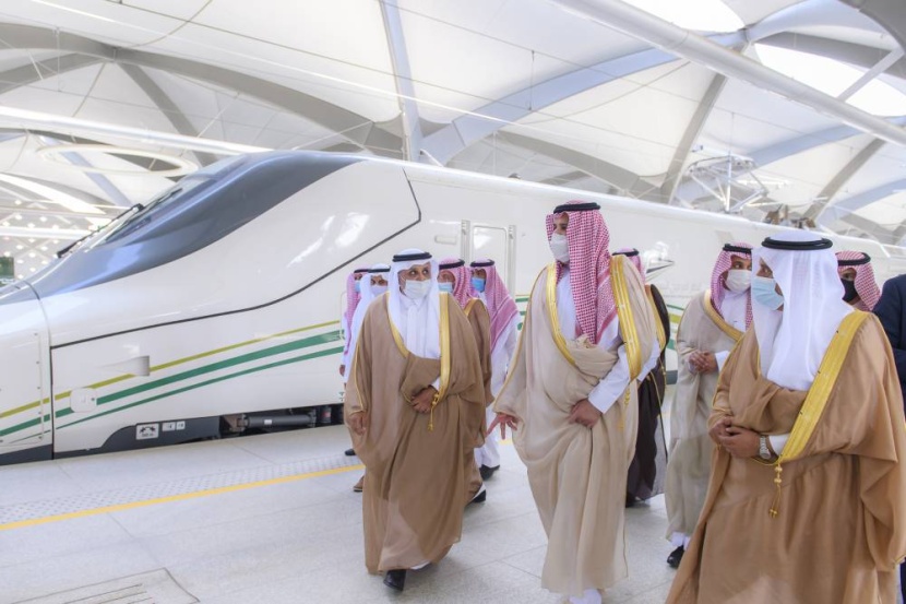 أمير المدينة المنورة يشهد استئناف رحلات قطار الحرمين