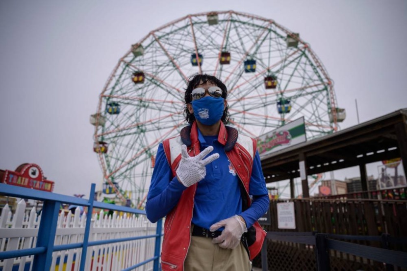 مدينة ألعاب شهيرة تعيد فتح أبوابها