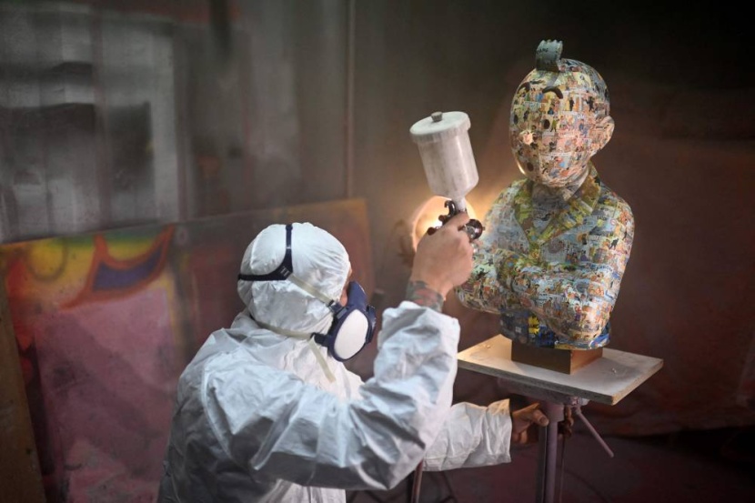 دعوى على نحات استلهم شخصية «تان تان» في تماثيله