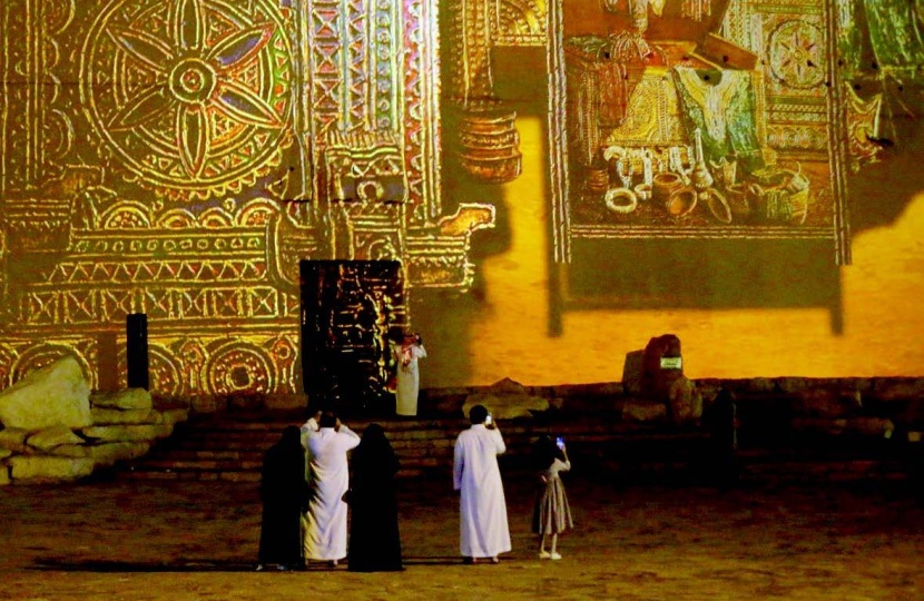 واجهة «المصمك» تحاكي الزمن الجميل بالزخارف النجدية