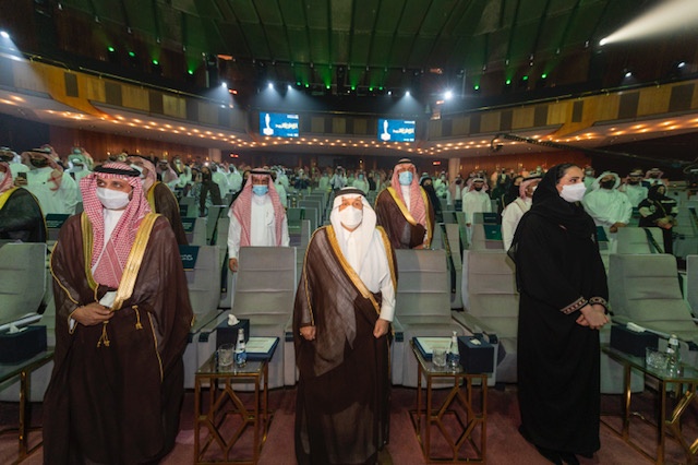 نيابة عن ولي العهد.. أمير الرياض يكرم الفائزين بالجوائز الثقافية الوطنية