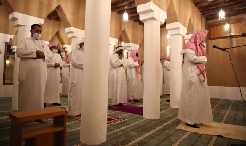 بحلة جديدة .. مسجد المقبل التاريخي يستقبل المصلين