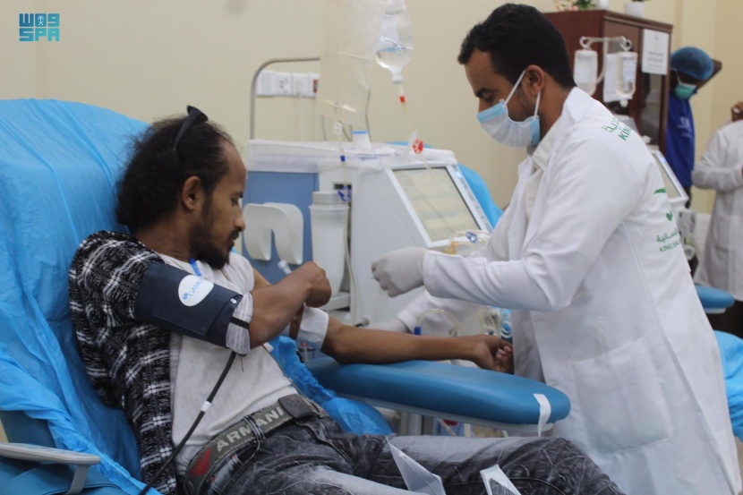 بدعم من مركز الملك سلمان للإغاثة.. مركز الغسيل الكلوي بمحافظة المهرة يواصل تقديم خدماته الطبية