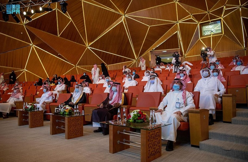 وزير الإعلام يكرم رئيس وكالة الأنباء السعودية السابق بمناسبة تقاعده