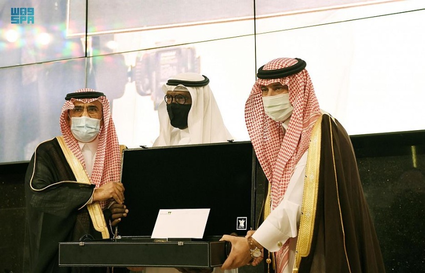 وزير الإعلام يكرم رئيس وكالة الأنباء السعودية السابق بمناسبة تقاعده