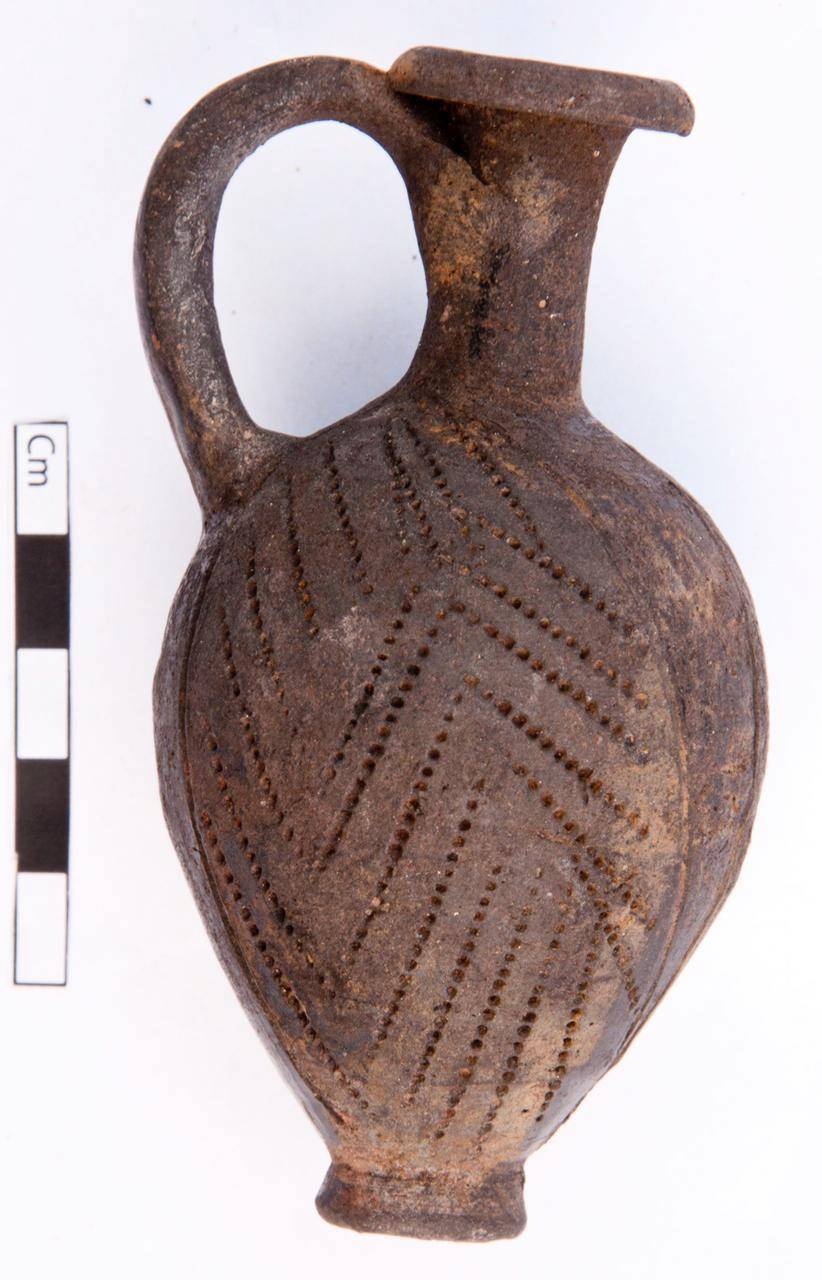 أثريون مصريون يعثرون على 110 مقابر تعود لعصر ما قبل الأسرات