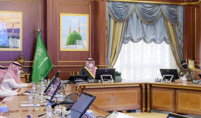 أمير المدينة المنورة يطلع على تقرير مشاريع الإسكان التنموي