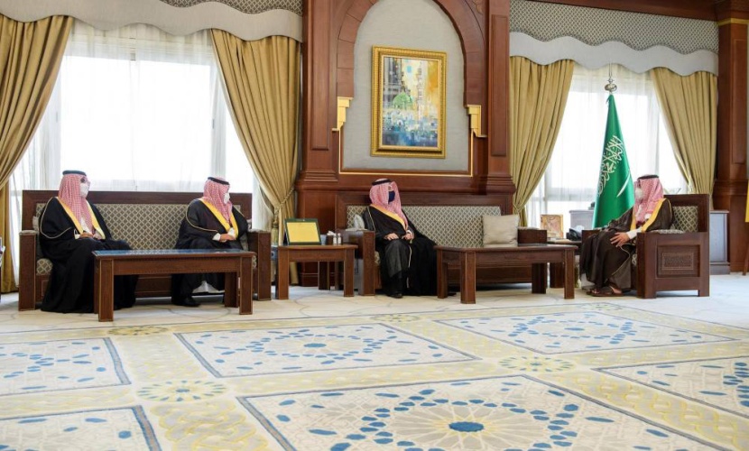 الأمير فيصل بن سلمان يطلع على آخر مستجدات مدينة المعرفة