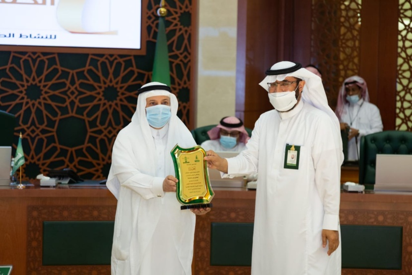 رئيس جامعة الملك عبدالعزيز يرعى الحفل الختامي للأنشطة الطلابية للعام الدراسي الجاري