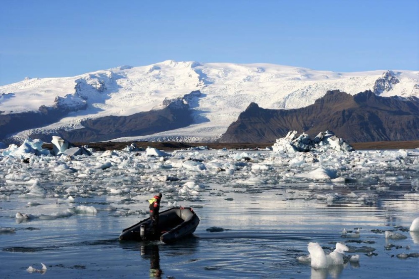 العالم يفقد 300 مليار طن من الثلوج والجليد سنويا