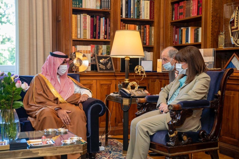 وزير الثقافة يبحث مع رئيسة اليونان ومسؤوليها سبل التعاون المشترك