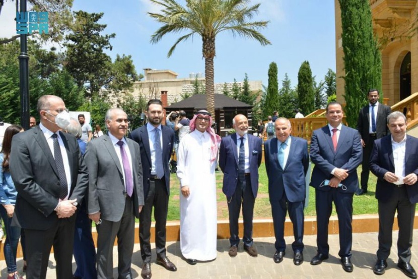 وفود رسمية وشعبية لبنانية تزور سفير المملكة لدى لبنان مستنكرة تصريحات شربل