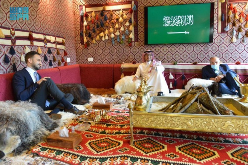 وفود رسمية وشعبية لبنانية تزور سفير المملكة لدى لبنان مستنكرة تصريحات شربل