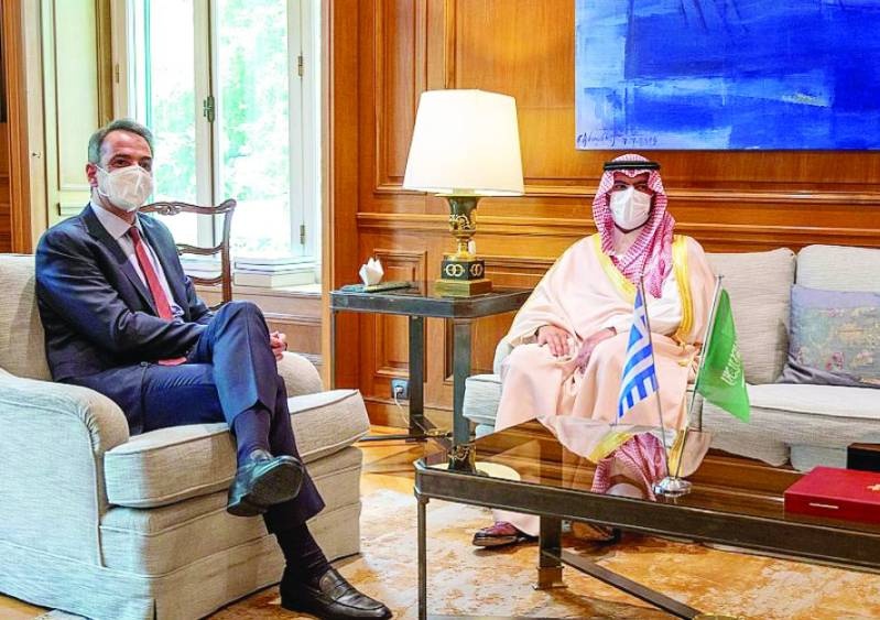 وزير الثقافة يؤكد أهمية دعم جهود التعاون المشترك بين المملكة واليونان