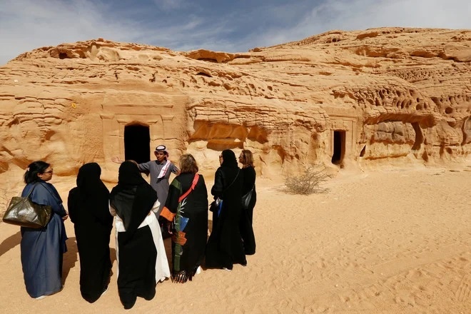 "السياحة" تطلق برامجها التدريبية لتنمية مهارات الكوادر البشرية في القطاع