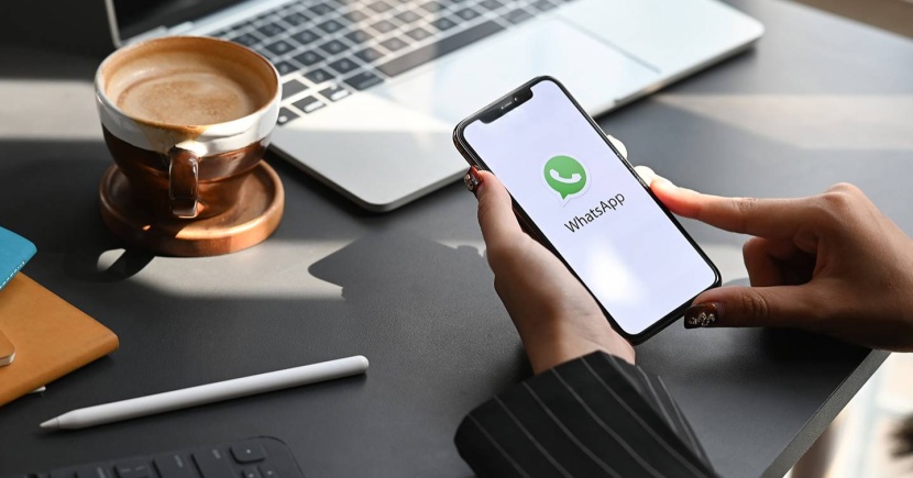 "واتساب" يتراجع: لن نحد من وظائف التطبيق