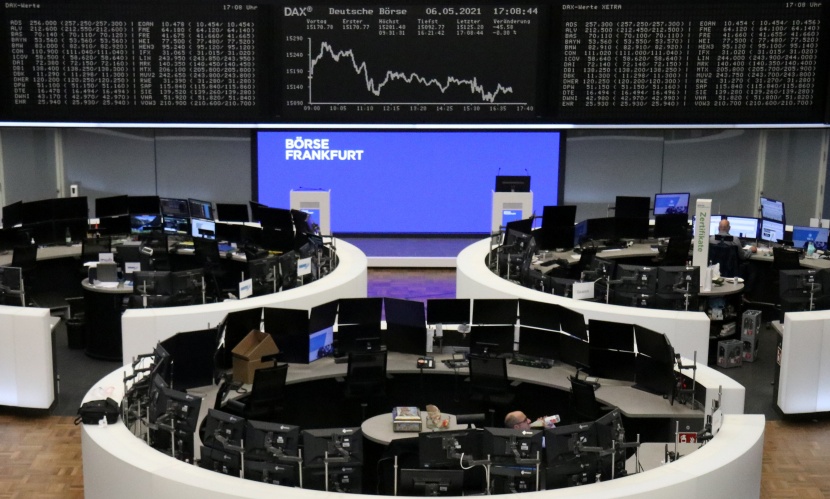 أسهم أوروبا تغلق منخفضة بفعل خسائر قطاع السفر وشركات الأغذية عند أعلى مستوياتها في 14 شهرا