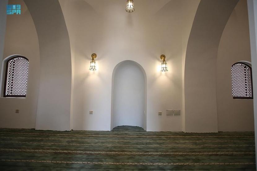 من مشروع الأمير محمد بن سلمان لتطوير المساجد التاريخية بالمملكة.. مسجد التابوت وسط جزيرة فرسان