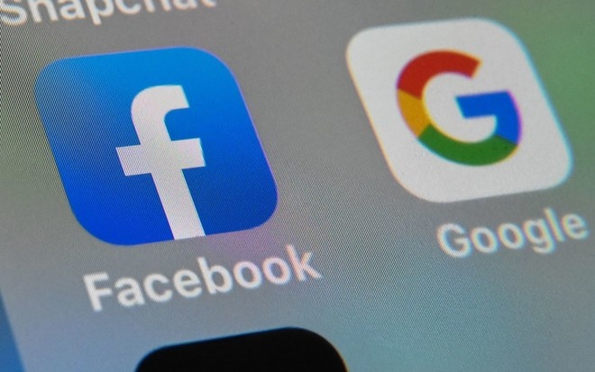 "جوجل" و"فيسبوك" يتعهدان بدفع 600 مليون دولار لدعم منافذ إخبارية .. هل تكفي الوعود؟