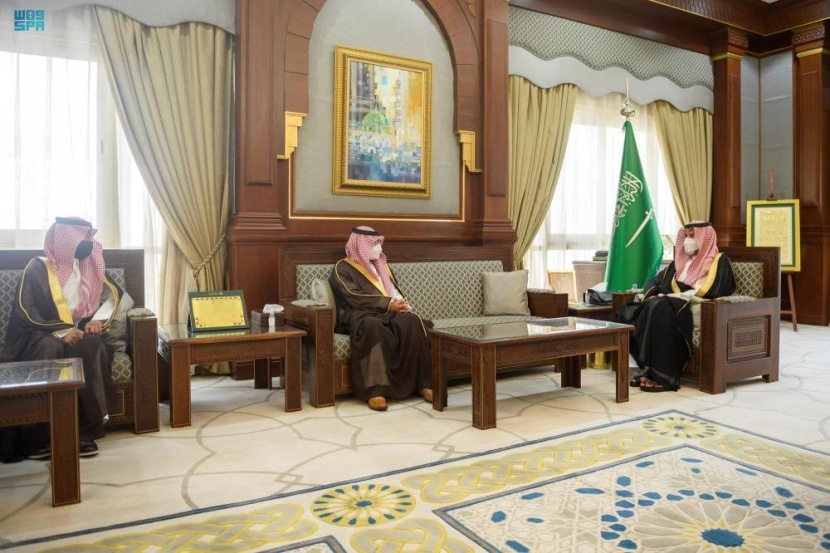 أمير المدينة يشيد بدور الأمن الصناعي في حماية المنشآت البترولية