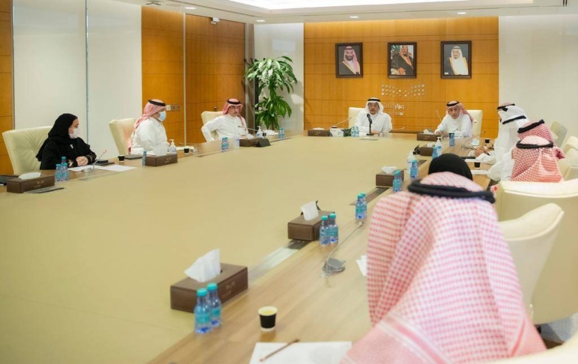 آل الشيخ: برامج تطويرية ومبادرات إثرائية لرعاية الموهوبين وتحفيزهم